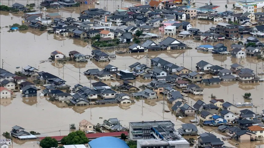 Japonya’nın güneybatısında etkili olan aşırı yağışlar nedeniyle 480 binden fazla