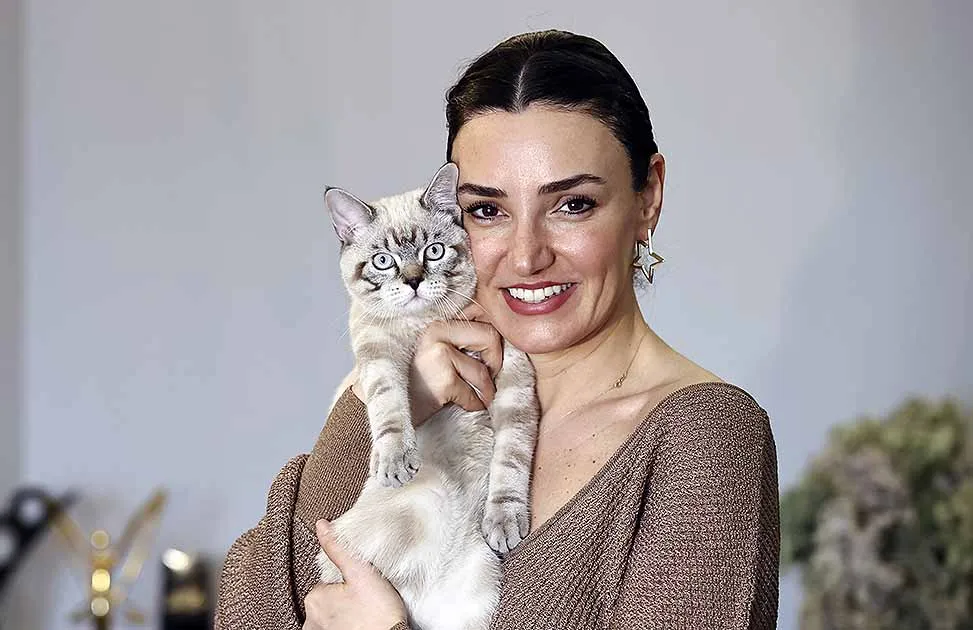 Sevcan Orhan, "İnsanda değişmeyen şey duygudur. Türkü, müzik, sanat dediğiniz