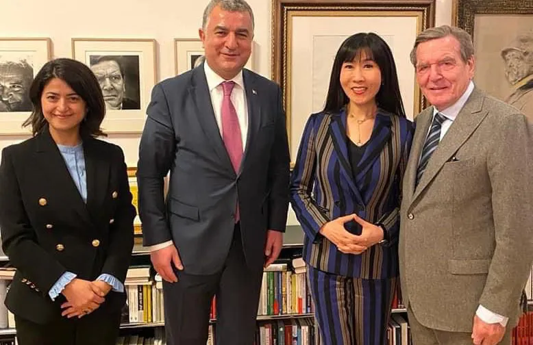 Türkiye’nin Berlin Büyükelçisi Ahmet Başar Şen, 1998 ile 2005 yılları