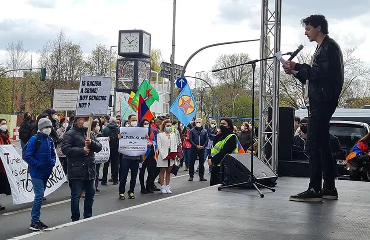 Ermeniler Avrupa Birliği (AB) fonlarından aldıkları maddi destekle Berlin'de sözde
