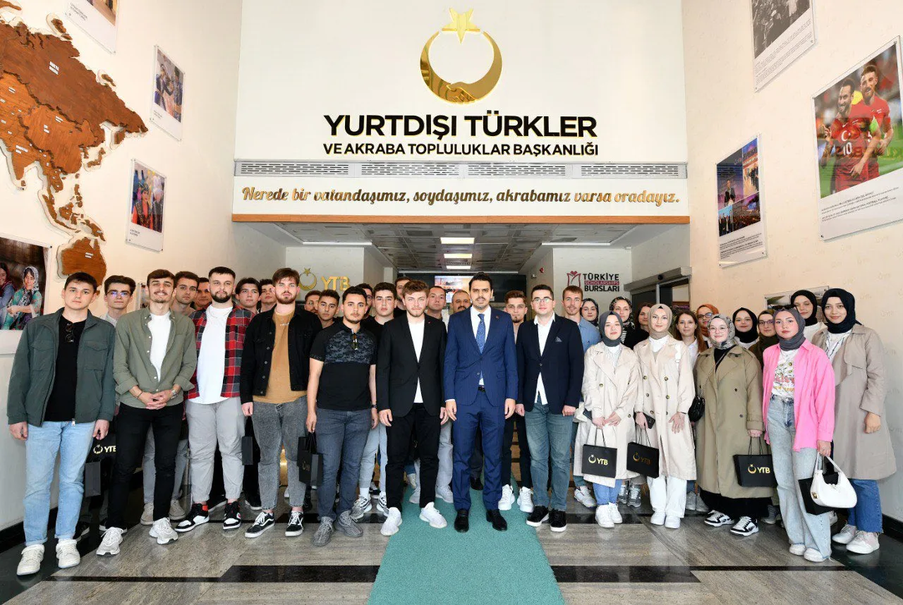 Bursa'dan Ankara'ya gelen BTTDD (Balkan Türkleri Kültür ve Dayanışma Derneği)