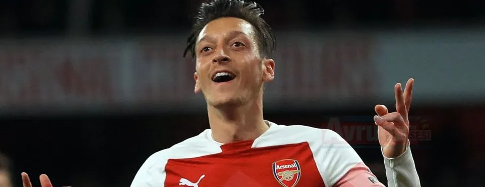 İngiltere Premier Lig ekiplerinden Arsenal'de forma giyen Türk asıllı Alman