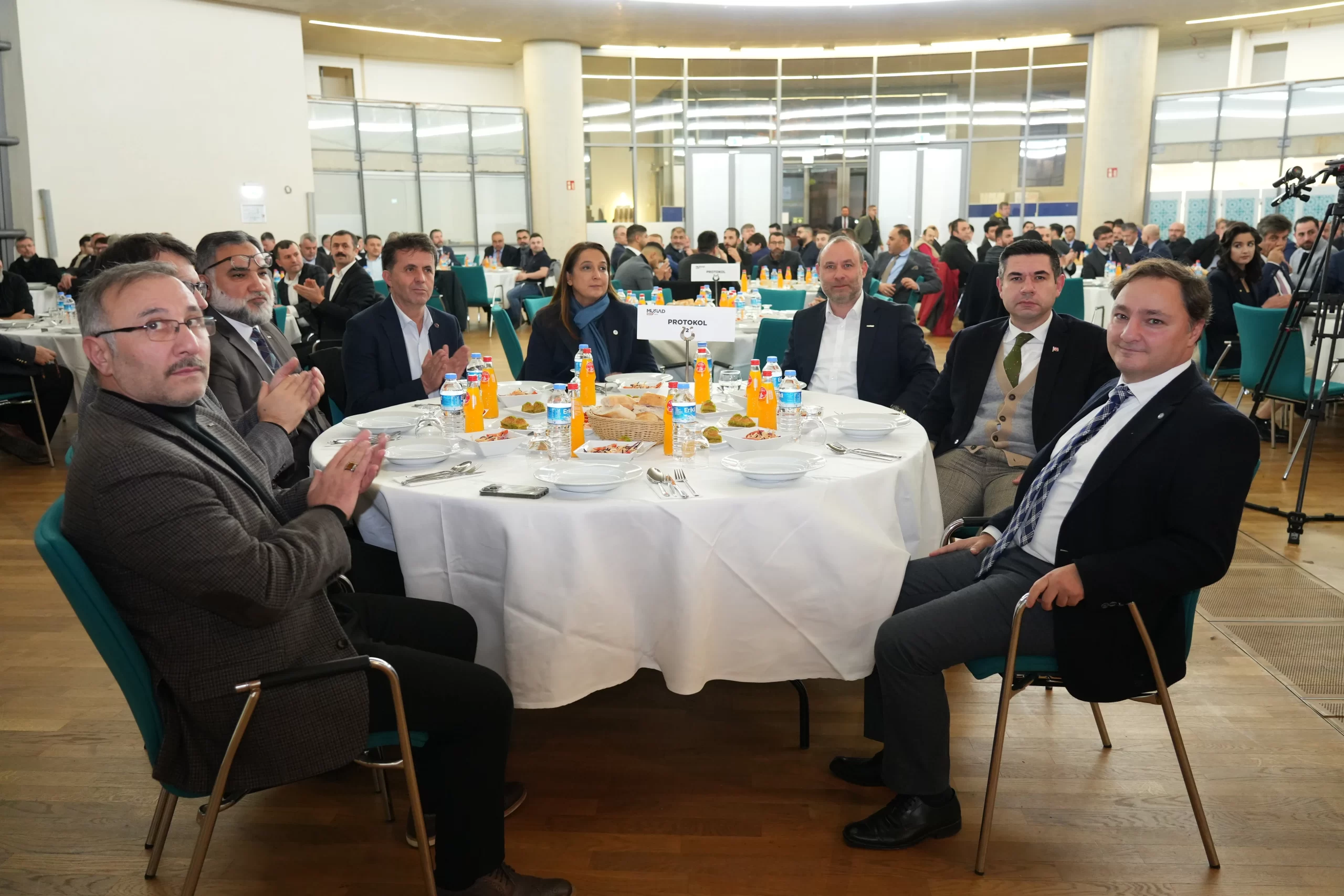 MÜSİAD-NRW Köln Şubesi tarafından Köln DİTİB Genel Merkez Kongre Salonu'nda