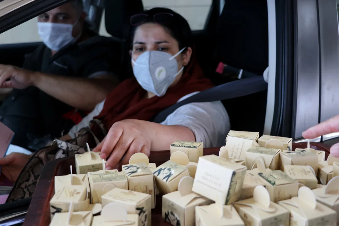 Kapıkule Sınır Kapısı'ndan Türkiye'ye giriş yapan gurbetçilere Edirne'nin yöresel lezzetlerinden