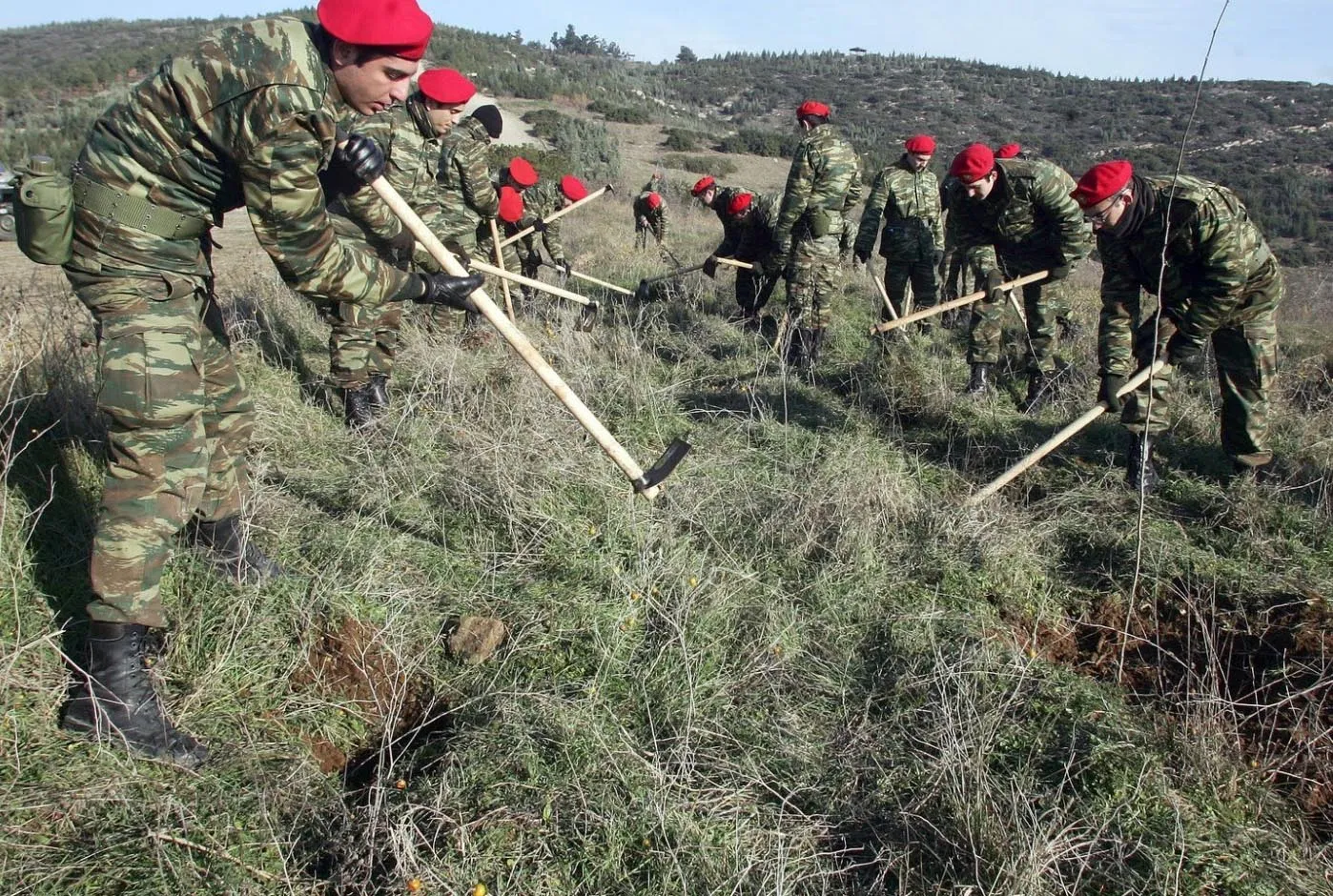 Kılkış (Kilkis) Nea Santa kasabasında konuşlanan 71. Hava İndirme Tugayı’na