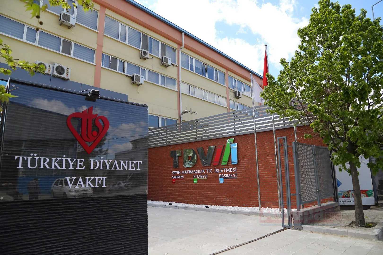 Türkiye Diyanet Vakfı Yayın Matbaacılık ve Ticaret İşletmesi yayın hayatına
