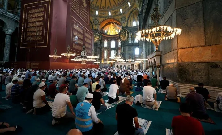 Teşrik tekbiri nedir ve ne zaman getirilir? Hz. Peygamberin (s.a.s.), kurban bayramının arefe günü sabah namazından başlayarak