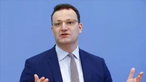 Spahn, Berlin'de Federal Basın Evi'nde düzenlediği basın toplantısında, 8 aydır