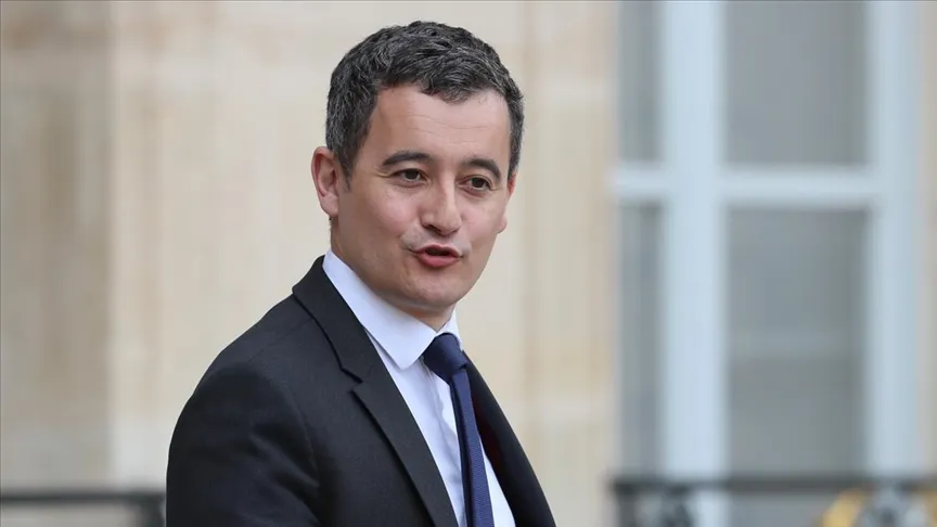 Fransa İçişleri Bakanı Darmanin, "Fransa İslamı Prensipler Tüzüğü"nü imzalamayı kabul