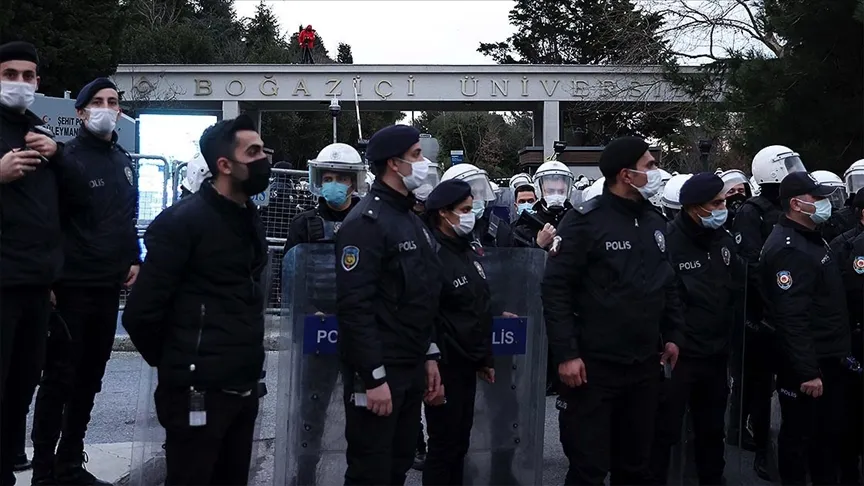 İstanbul'daki izinsiz gösterilerde yakalanan 159 şüpheliden 79'u hakkında PKK/KCK, FETÖ/PDY