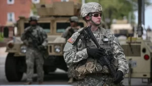 ABD'nin Wisconsin eyaletinde, polisin Jacob Blake isimli bir siyahiyi arkadan