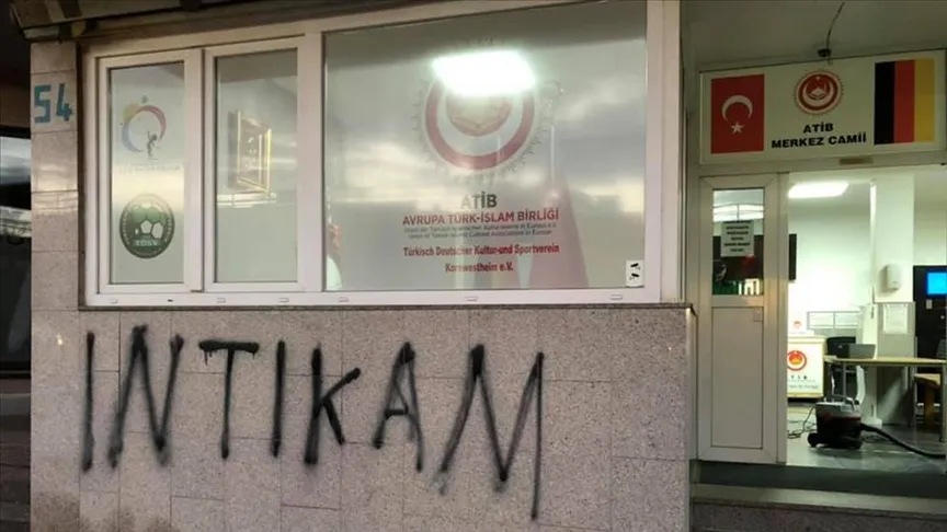 Avrupa Türk İslam Birliğine (ATİB) bağlı Kornwestheim Merkez Camisi'ne dün