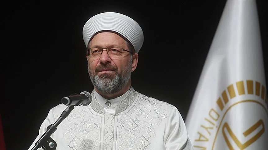 Diyanet İşleri Başkanı Erbaş, umreden dönen son 5 bin 300