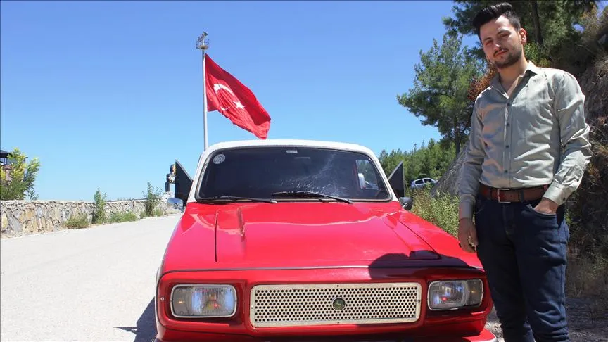 Kent merkezinde esnaflık yapan Alperen Ata (23), dedesinden babasına ondan