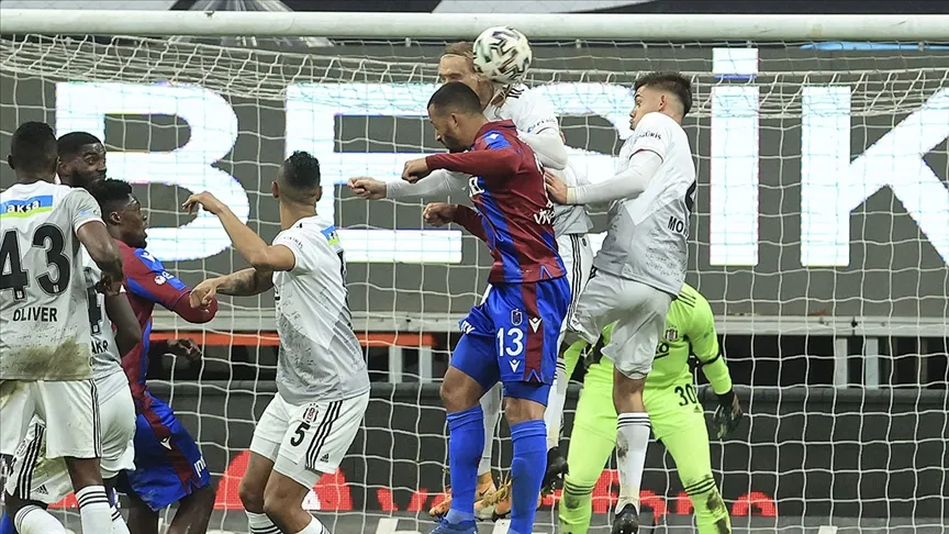 Süper Lig'in 22. haftasında Trabzonspor, deplasmanda Beşiktaş'ı 2-1 yendi. Siyah-beyazlı