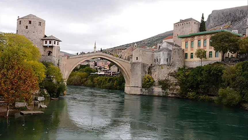 Bosna Hersek'in önemli şehirlerinden Mostar'da 12 yıl sonra yeniden yerel