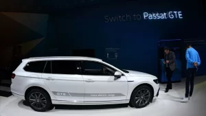 Alman otomobil üreticisi Volkswagen, Çin'de ortak girişimlerle elektrikli araç üretimine