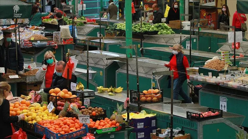 Yeni tip koronavirüs salgınının yayılmasını önlemek amacıyla katı tedbirler alan