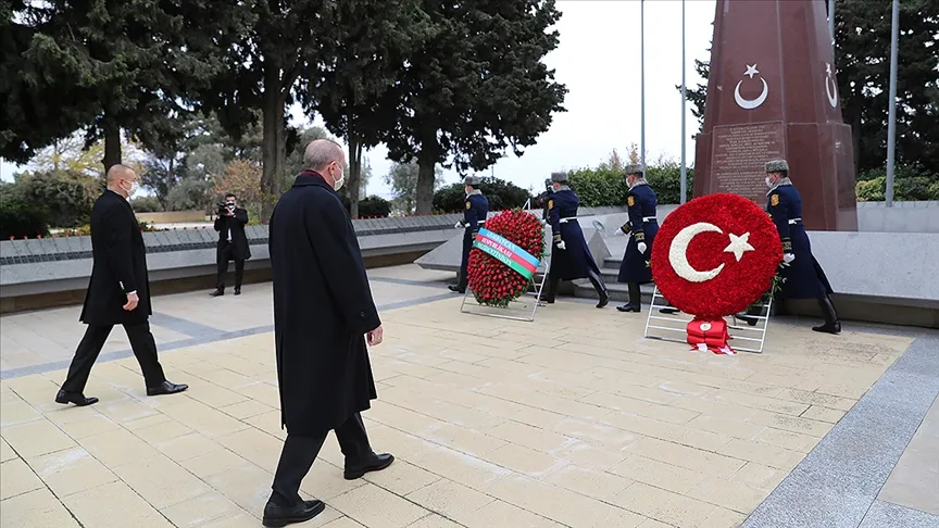 Cumhurbaşkanı Recep Tayyip Erdoğan, Azerbaycan'ın başkenti Bakü'deki programı kapsamında ilk