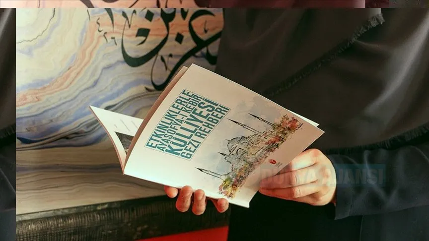 Yaygın Eğitim ve Kültür Derneği (YEKDER), ziyaretçilerin Ayasofya'yı yakından tanımaları