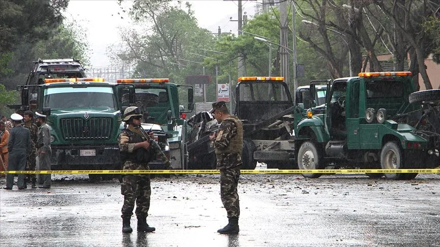 Afganistan'ın Uruzgan vilayetinde askeri karakola bomba yüklü araçla düzenlenen saldırıda
