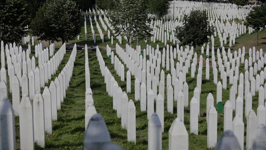 Bosna'daki savaşta Sırp Cumhuriyeti Ordusu bünyesinde tabur komutanı olarak görev