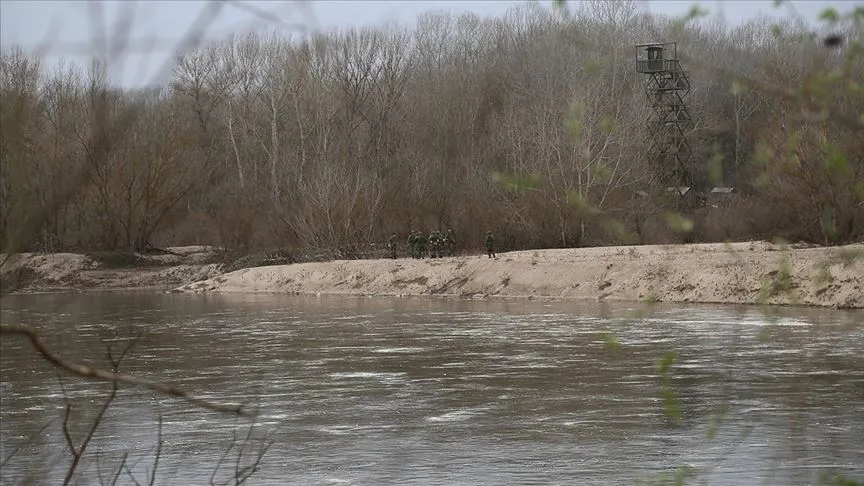 Edirne Valiliği, Türk-Yunan sınırında Meriç Nehri'nde devriye görevi yapan polis