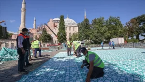 Cuma namazı ile 86 yıl sonra yeniden ibadete açılan Ayasofya-i