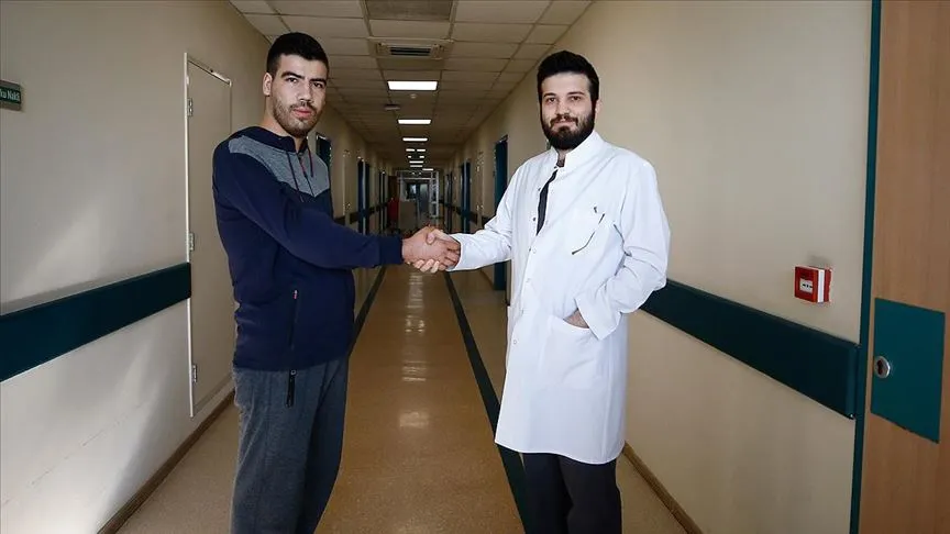Akdeniz Üniversitesi Hastanesinde çift kol nakli ameliyatı yapılan Yusuf Oğuz