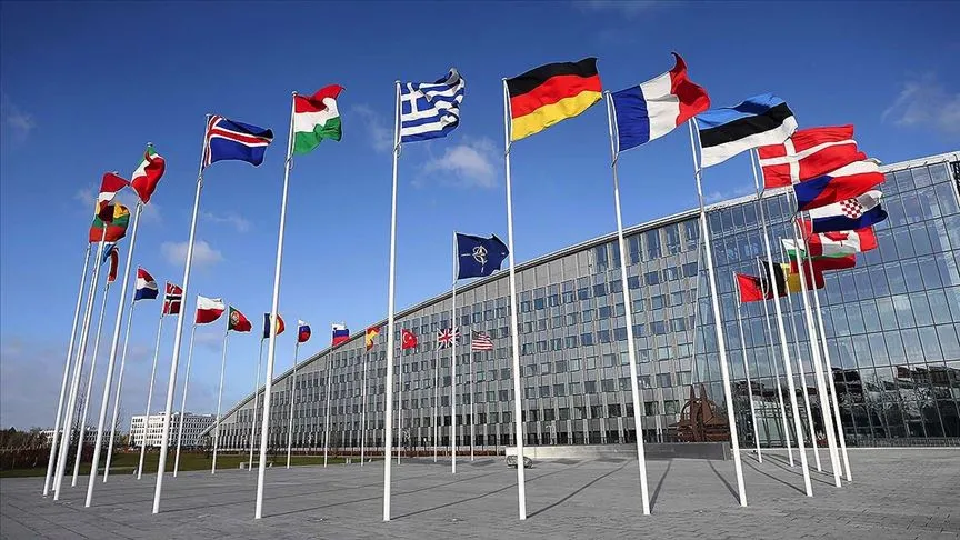 Personel ve askerlerinde Kovid-19 tespit edilen NATO, virüs nedeniyle bazı