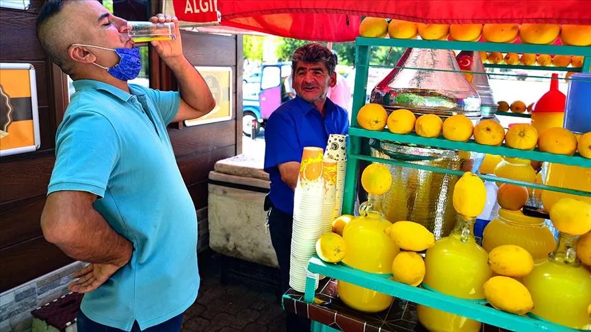 Konya'da seyyar tezgahı ile yaz aylarında limonatacılık yapan, ünü gurbetçilerle