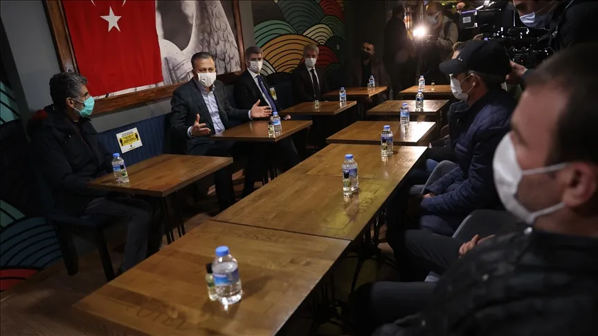 Son günlerde soğuk havanın etkili olduğu İstanbul'da sokakta yaşayan vatandaşlar,