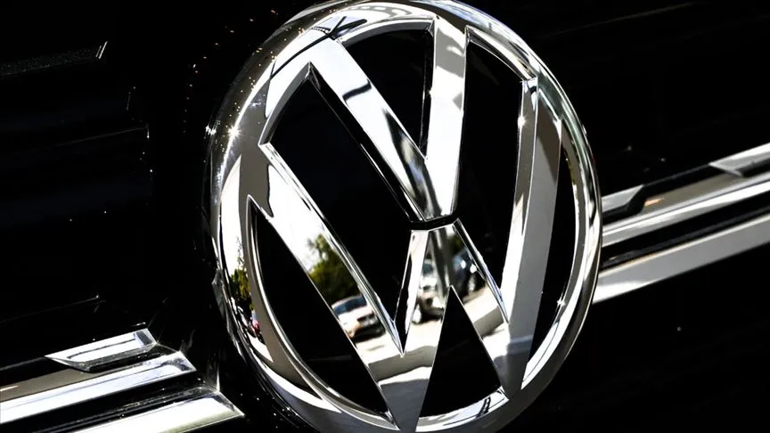 Alman otomobil üreticisi Volkswagen, Almanya'da egzozlardaki manipülasyondan dolayı dava açan
