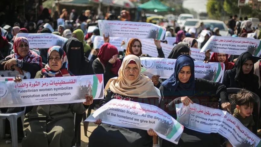 Filistinli kadınlar, İsrail'in 2006'dan beri Gazze Şeridi'ne uyguladığı ablukayı protesto