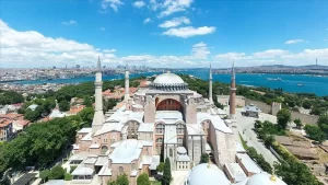 Müslüman Kardeşler Teşkilatı (İhvan), Ayasofya'nın cami olarak ibadete açılması kararını,