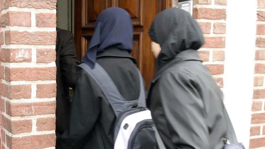 Belçika İslamofobi ile Mücadele Derneği, Anayasa Mahkemesinin bir yüksekokulda başörtüsünün