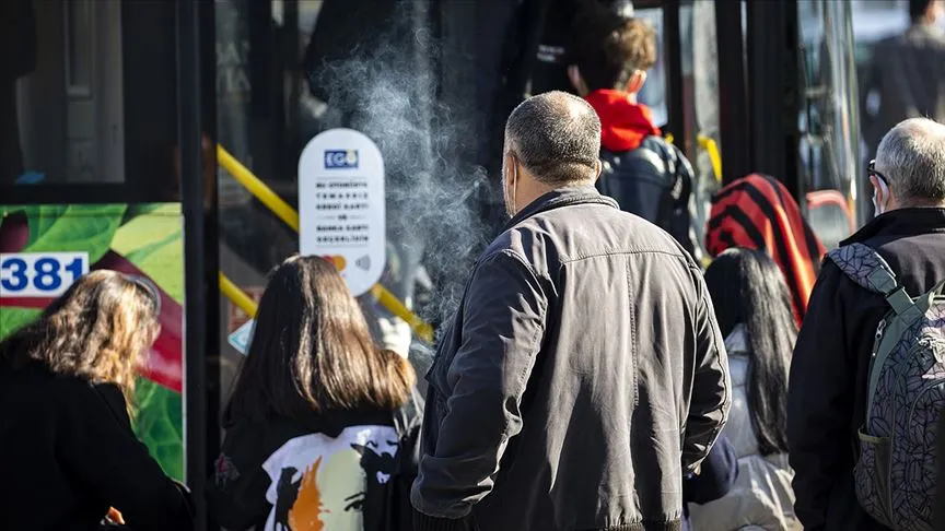 Ankara Valiliği, İçişleri Bakanlığının genelgesi doğrultusunda kamuya açık alanlarda sigara