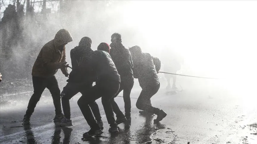 Avrupa Birliği (AB), Yunanistan'a, sığınmacılara yönelik şiddet ya da yasa