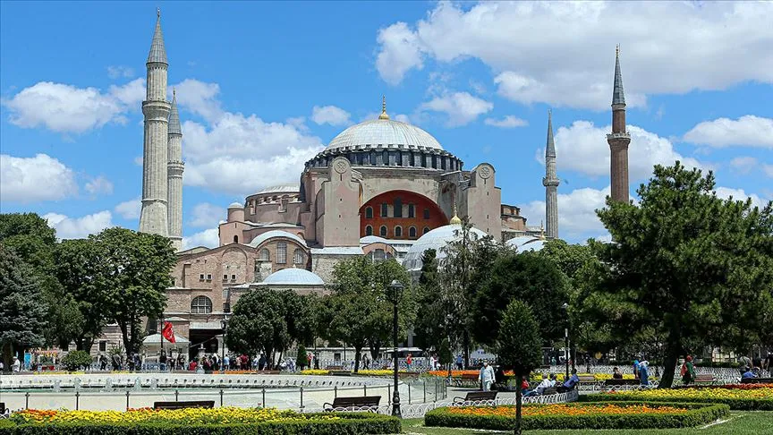 Endonezya Müslüman Gazeteciler Birliğinden yapılan yazılı açıklamada, ''Birçok ülkenin eleştirisine