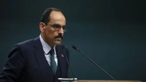 Cumhurbaşkanlığı Sözcüsü İbrahim Kalın, Twitter'dan yaptığı paylaşımda, koronavirüsle mücadele kapsamında