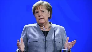 Almanya Başbakanı Angela Merkel, ülkedekilerin yüzde 60 ile 70'ine koronavirüs