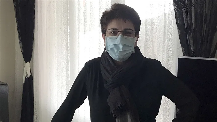Fransa'da yeni tip koronavirüs (Kovid-19) salgınının ilk dönemlerinde yaşanan koruyucu