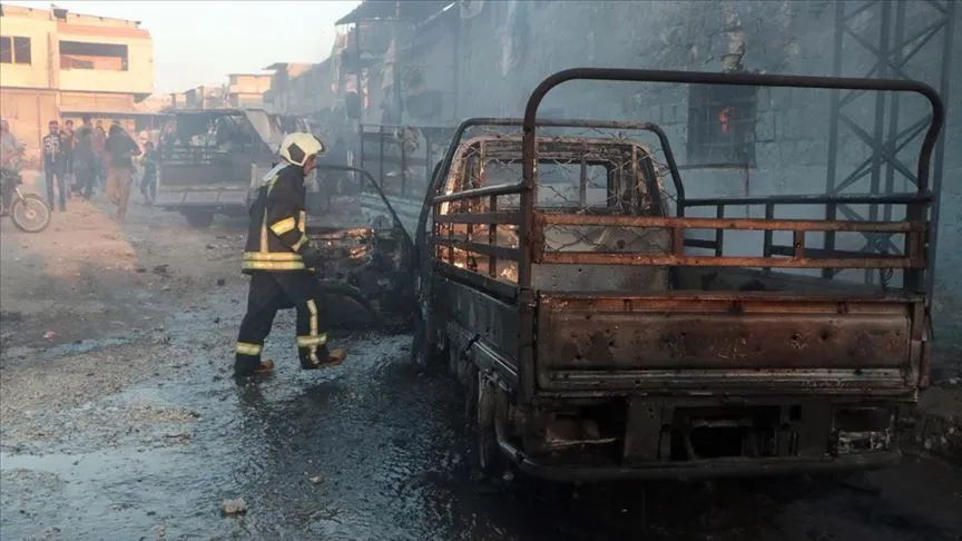 Zeytin Dalı Harekatı'yla terörden arındırılan Afrin ilçe merkezinde, bir kamyonete
