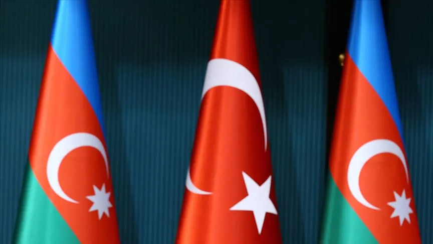 Ulaştırma ve Altyapı Bakanı Mehmet Cahit Turhan, Azerbaycan ile Türkiye
