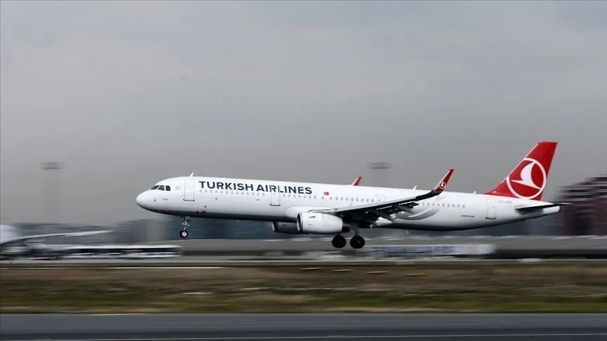 THY'nin sosyal medya hesabından yapılan açıklamada, uçuş planına göre yolcuların