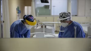 Türkiye'de son 24 saatte 163 bin 342 yeni tip koronavirüs