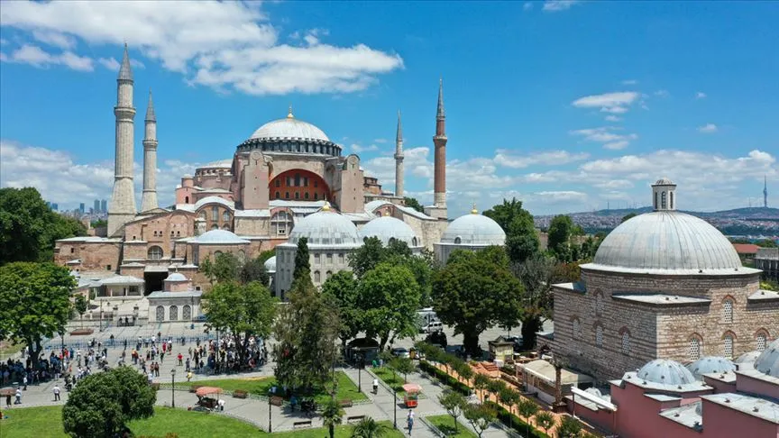 İstanbul Büyükşehir Belediye (İBB) Meclisinde, Ayasofya'nın imar planlarında yer alan