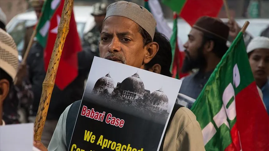 Hindistan’da tarihi Babri Camisinin (Babri Masjid) yerine inşa edilmesi planlanan