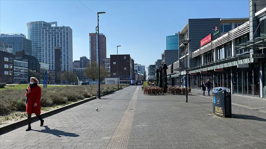 Hollanda'da yeni tip koronavirüs (Kovid-19) nedeniyle hayatını kaybedenlerin sayısı son