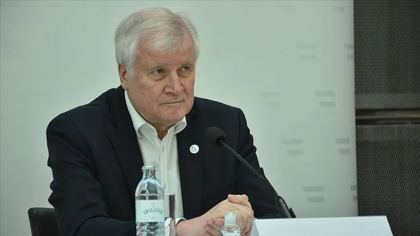 Almanya İçişleri Bakanı Horst Seehofer, Almanya İslam Konferansında (DIK) yaptığı